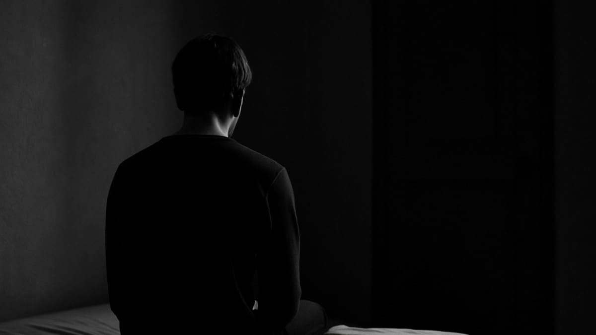 El mecanismo mental que provoca presencias imaginarias: por qué sentimos que no estamos solos