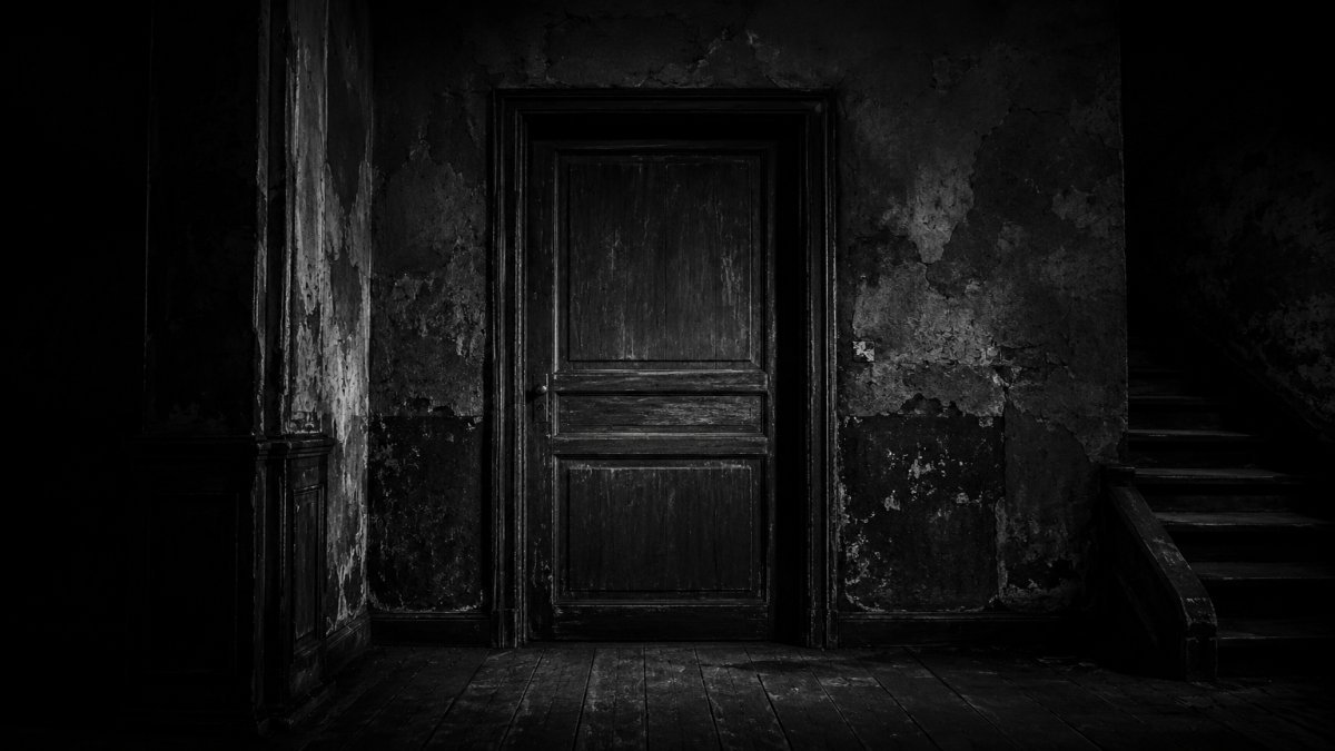 Descubrí la habitación donde nadie se atreve a entrar y sentí el terror en mis huesos
